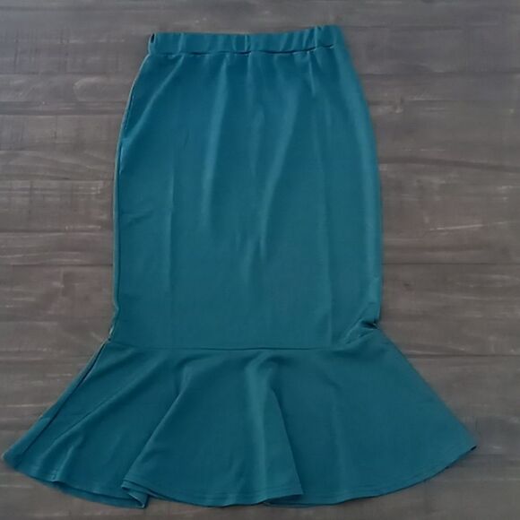 Midi forest green skirt size 4 - Picture 1 of 3